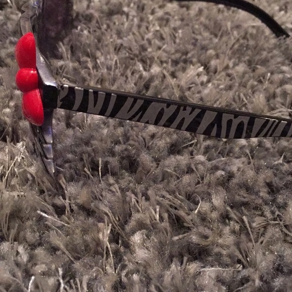 Kitten style Sun Glasses - Picture 2 of 5